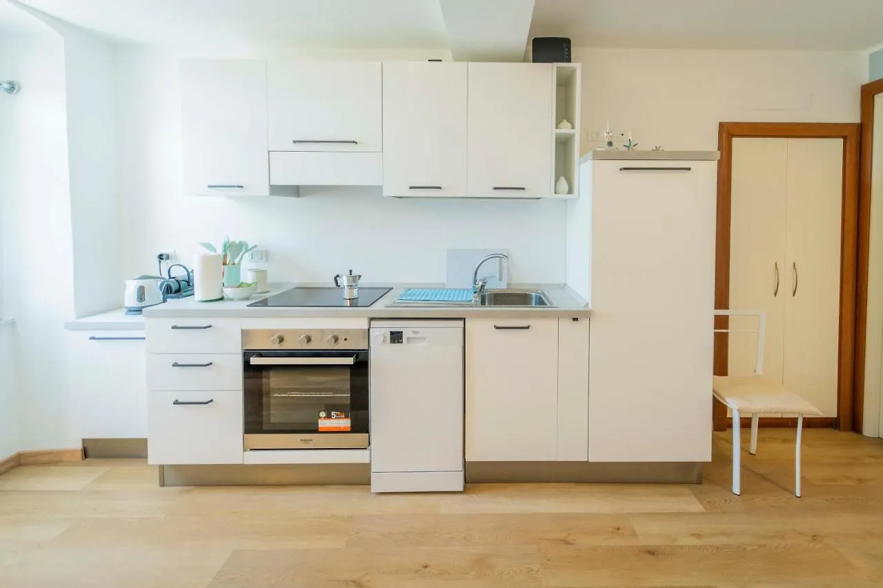 Appartamento 106 - Casa Di Alice, Fronte Vista Mare,20Metri Spiaggia Sestri Levante 0*,