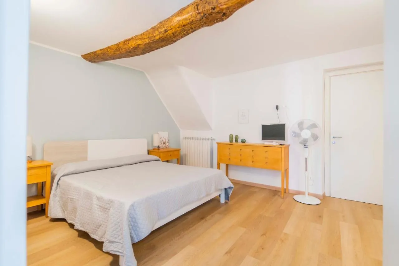 Appartamento 106 - Casa Di Alice, Fronte Vista Mare,20Metri Spiaggia Sestri Levante 0*,  Italia